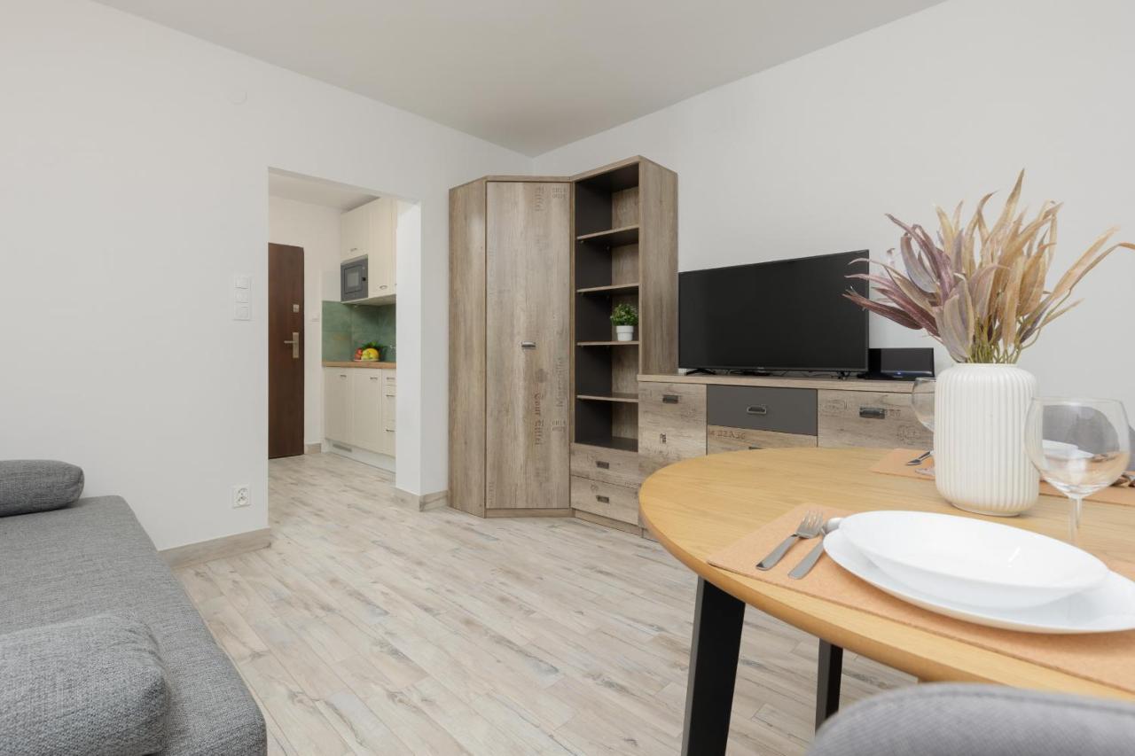 Studio Warsaw Wlochy 1 Sierpnia By Noclegi Renters Екстер'єр фото