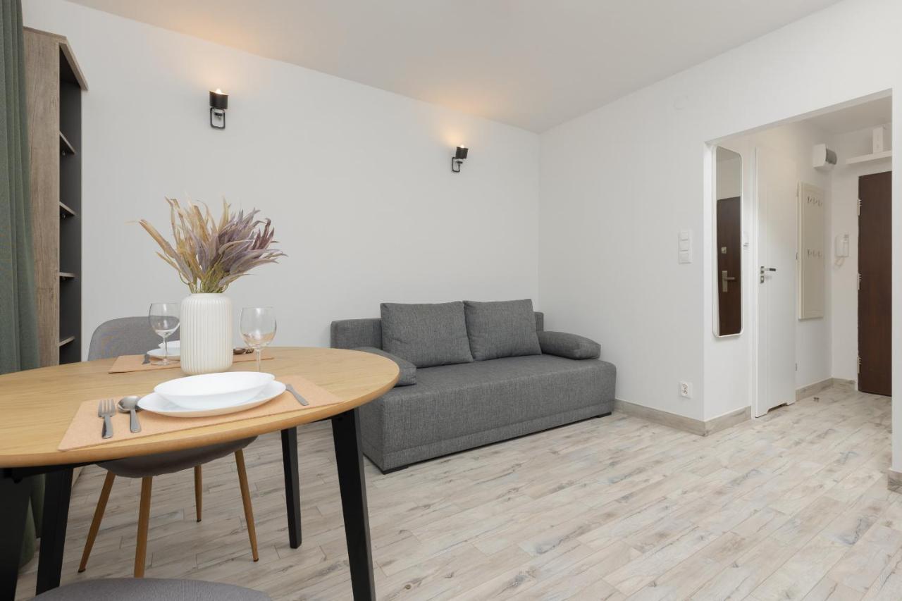 Studio Warsaw Wlochy 1 Sierpnia By Noclegi Renters Екстер'єр фото